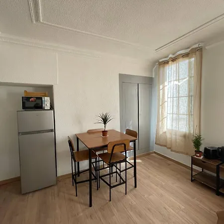 Vous Viendrez Vivre Ici 2 Pieces Champ De Ble Garage A Moto Apartmán